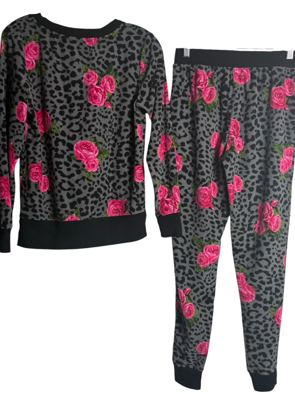 BETSEY JOHNSON Cozy Floral Leopard V-Neck Pajama Set in Gray & Pink Size Small - Picture 4 of 8